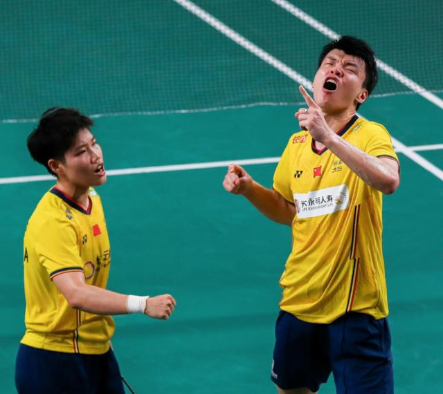 印度队险胜泰国队,黄鸭组合扛起全队 印度队险胜泰国队,黄鸭组合扛起全队