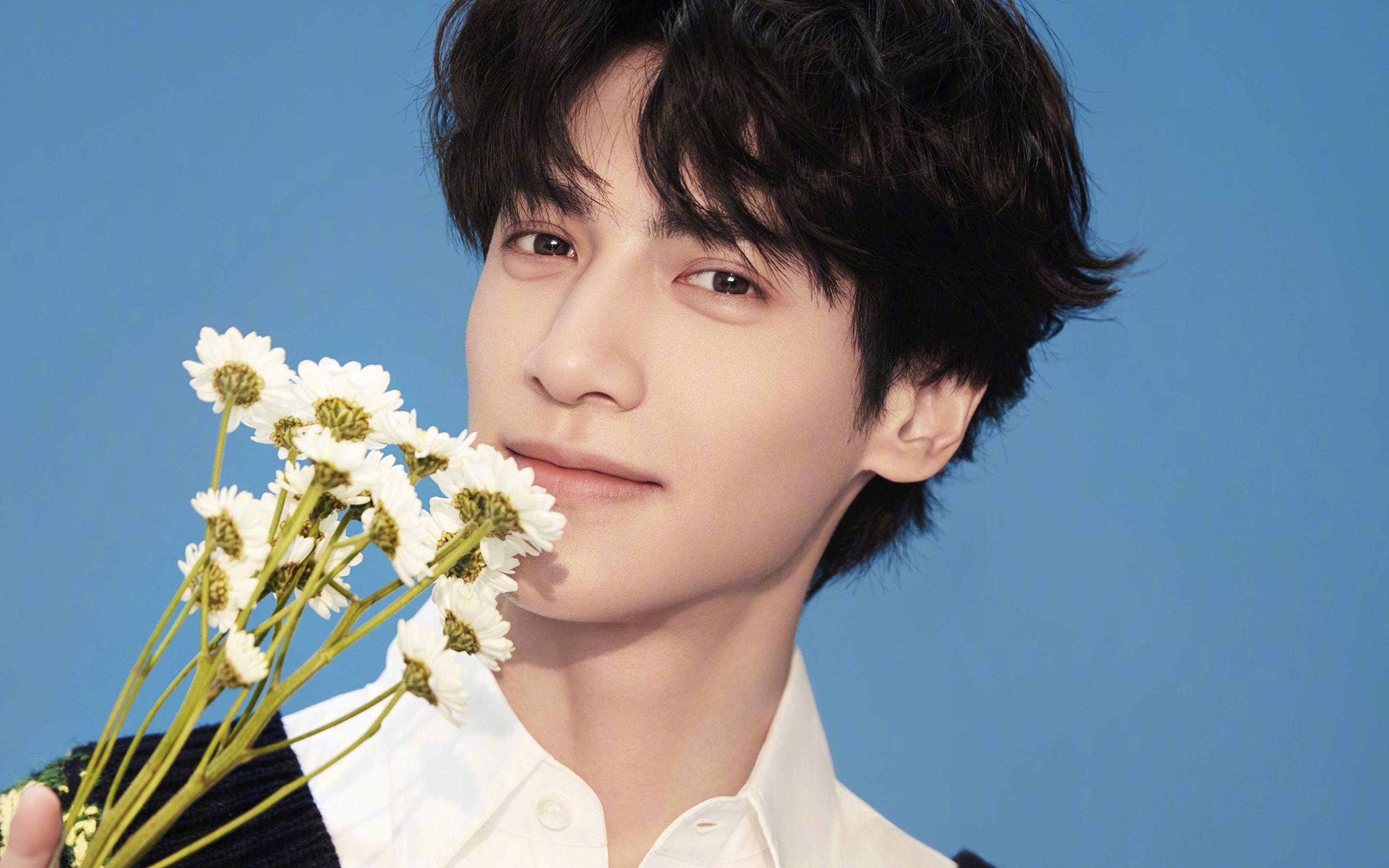 跨界巅峰，广厦力克公牛创奇迹，拉文英超赛场展篮球神威